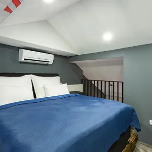 Iron Cube Apartament