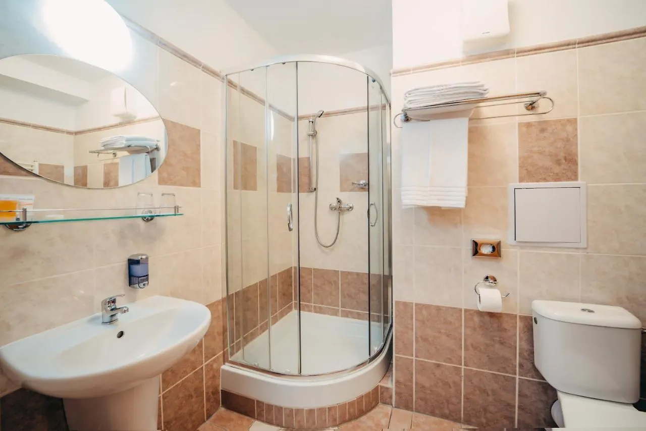 Colorfactory Spa Hotel - Czech Leading Hotels Praga 4*,